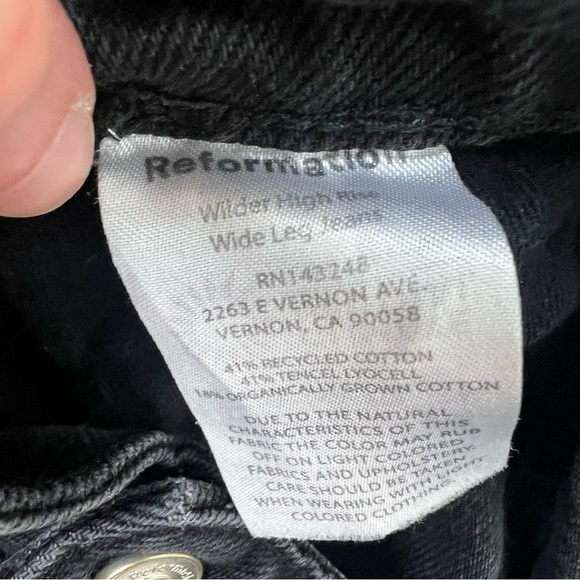 Reformation Wide Leg Crop Jeans Washed Black Size 24 - Picture 6 of 7